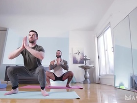 MARKUS KAGE TRAINS THYLE KNOXX&rsquo;S ASS
