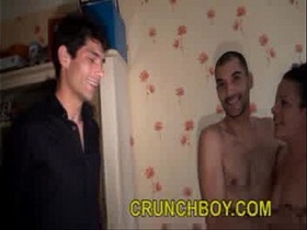 matt surfer acteur porno gay crunchboy tbm grosse queue se chope un h&eacute;t&eacute;ro pour
