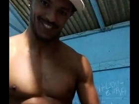 Vinicius Gomes 23 anos Brasileiro/SP - Praia Grande Moreno Pauzudo