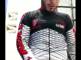 una paja despues del gym